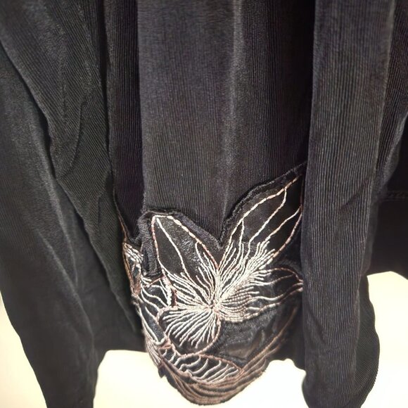 Chicos Travelers Black Appliqué Open Front Cardigan Sweater Size 3(XL) - Picture 4 of 6